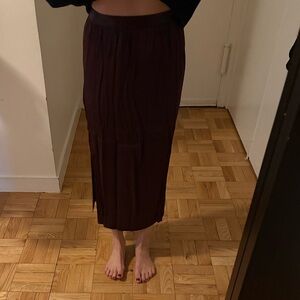 Skirt with slit